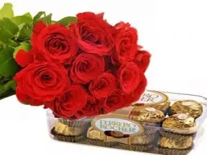 Ferrero Rocher (16 pcs) along 10 roses