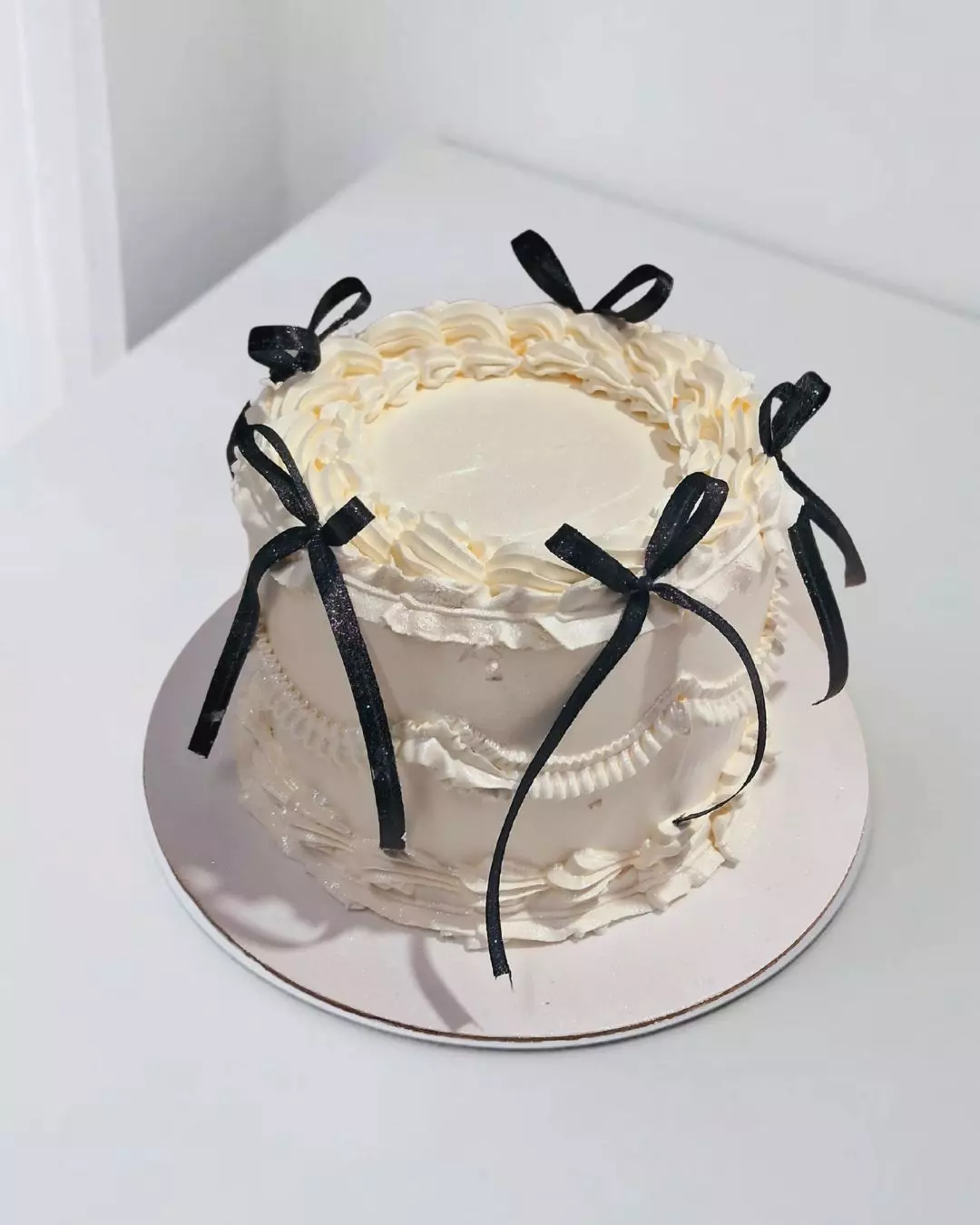 Vintage Creme Cake